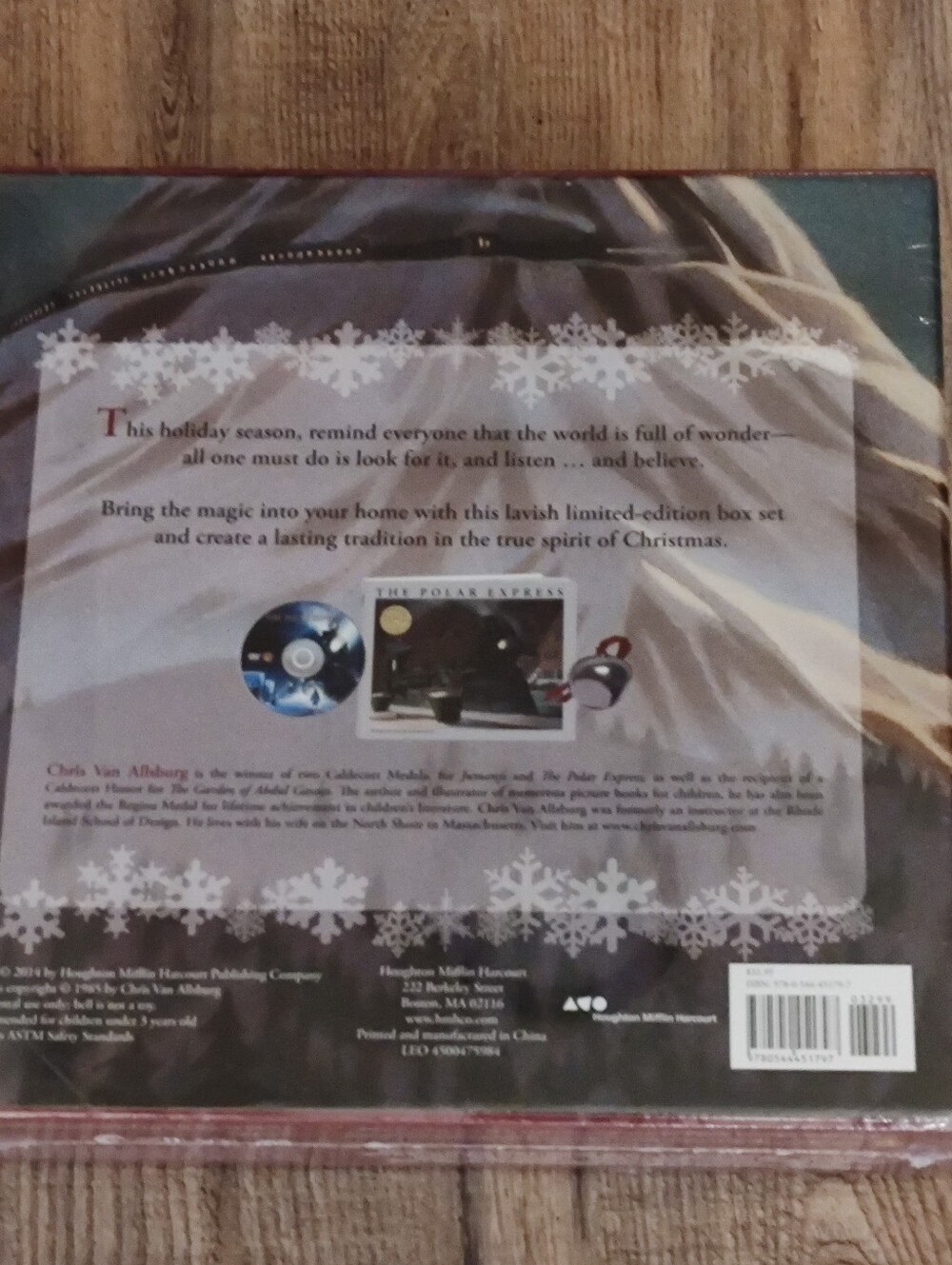 The Polar Express Holiday Gift Set - Picture 5 of 6
